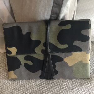 Stella and Dot Camo clutch